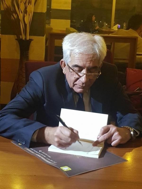 Helbestvan&ecirc; Kurd Dildar&ecirc; M&icirc;d&icirc; d&icirc;wana xwe ya 3em imze kir